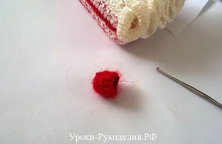 Плетено торта с малини - бродирани уроци