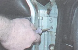 Сваляне на вратата на класиците
