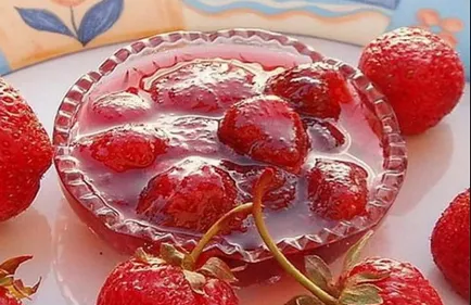 Дебела и вкусни сладко от ягоди през зимата рецепти с цели плодове