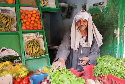 Как безлюден египетски курорти се опитват да оцелеят без български туристи мнение пътуват (български) Как безлюден египетски курорти се опитват да оцелеят без български туристи пътуват гледания