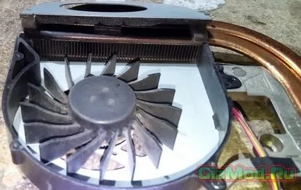 Как да се разглобява и почистването на прахта от лаптопа Lenovo g580 - Lenovo g580 почистване лаптоп