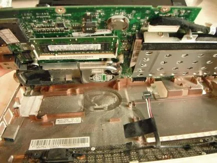 Как да се разглобява и почистване на праха от лаптопа на Acer - стъпка по стъпка