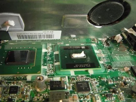 Как да се разглобява и почистване на праха от лаптопа на Acer - стъпка по стъпка