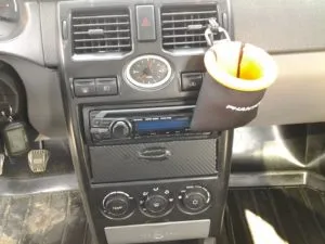 Премахването на централната конзола на Lada Priora с ръцете си стъпка по стъпка ръководство