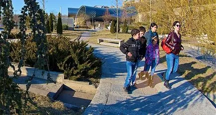 Какво червения хълм