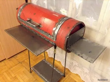 Smokehouse горещо пушена свои ръце