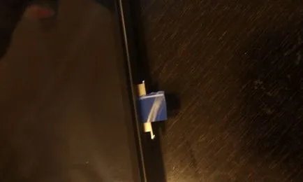 Как да получите най-СИМ-картата на 4s на Iphone