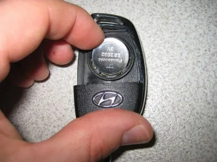 Как да сменя батерията в ключа за ключодържател Hyundai