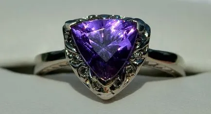 Stone Tanzanite - Имоти и цени