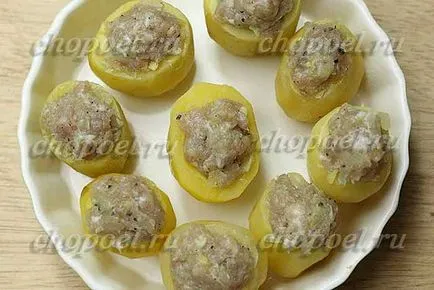 Картофи пълнени с месо във фурната - рецептата със снимка