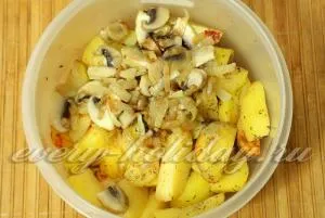 Печени картофи с гъби на фурна