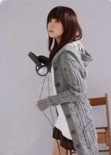 Дълъг пуловер на жените (71 снимки) дълги, името, до колене, трикотажни, с цепки от двете страни,