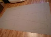 Стол с ръцете си