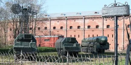 Kronverk на Петропавловската крепост, Lovek - История на България със собствените си очи