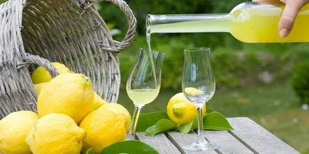Liqueur лимончело рецепта у дома, как и с какво да се пие, цената (вътрешен) Liqueur лимончело рецепта у дома, как и с какво да се пие, цената
