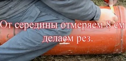 Барбекю видове от газовата бутилка и ръководи производството на