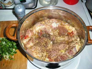 Маринати за вкусни свински ребърца във фурната и на скара