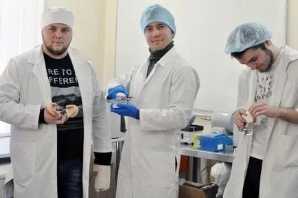 За да научите професията зъботехник след 11 клас в Intercollege