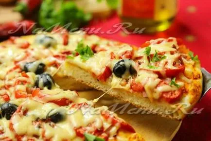 Пица с шунка, сирене и домати, с рецепта (сирене) Пица с шунка, домати и сирене рецепта