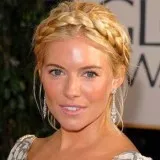 Weave плитки на самата среда на косата, стъпка по стъпка