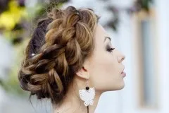 Weave плитки на самата среда на косата, стъпка по стъпка