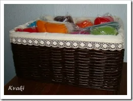 Wicker кошница с ръцете си
