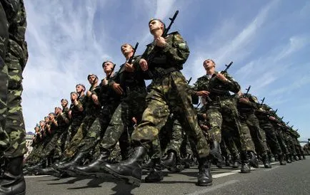 Плюсове и минуси на договорна военна служба