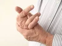 Защо хората scholkayut пръсти