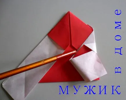 Рана Дядо Коледа от хартията с ръцете си (оригами)