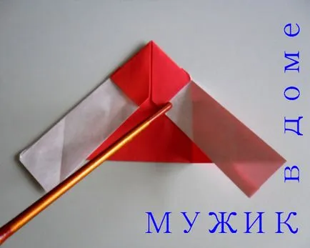 Рана Дядо Коледа от хартията с ръцете си (оригами)