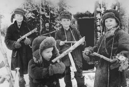 Generation X, Y, Z - какво означава това, майчинството - бременност, раждане, хранене, образование