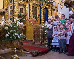 Е част от по Божия служител, бейби ..., майчинството - бременност, раждане, хранене, образование