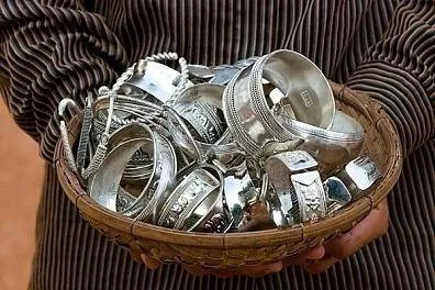 За да се продават сребърни кюлчета, бижута, скрап