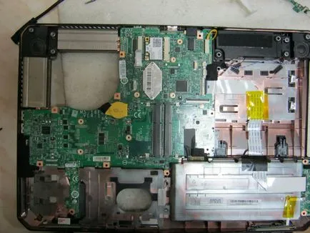 Разглобяване и почистване бележника MSI gt683, сервизен център foxkom