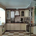 Реновирана кухня с балкон
