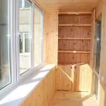 Реновирана кухня с балкон