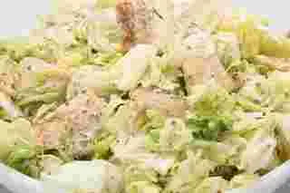 Цезар салата с пиле и чери домати
