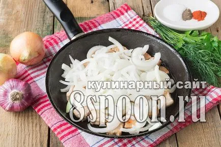 Свинско пържени в тиган с шайби лук