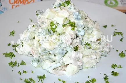 Delicious салата с пилешки гърди и краставица