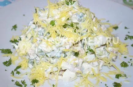 Delicious салата с пилешки гърди и краставица