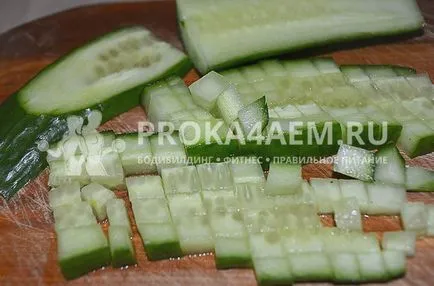 Delicious салата с пилешки гърди и краставица