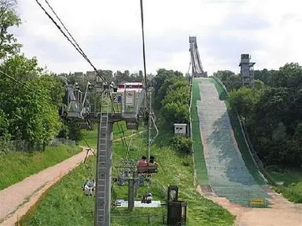Sparrow Hills - парка на Спароу Хилс (Park) Sparrow Hills - парка на Спароу Хилс