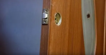 Каре в замъка интериорни врати с неговия ръце снимки, видео