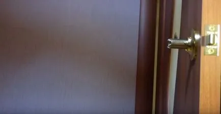 Каре в замъка интериорни врати с неговия ръце снимки, видео