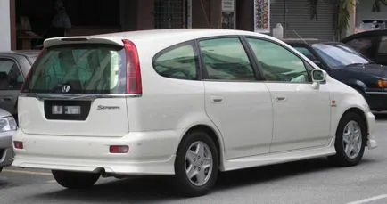 Honda Stream снимки, спецификации, ревюта