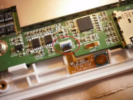 Подмяна на счупен USB слот в чинията