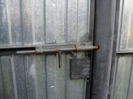Заключване за врата с ръцете си