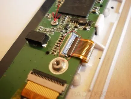 Подмяна на счупен USB слот в чинията