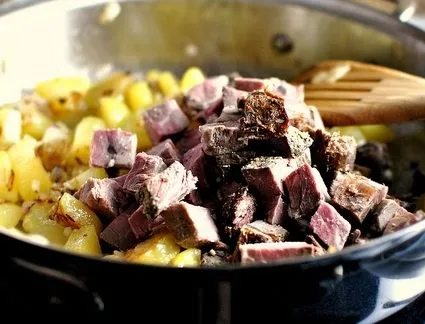 Пържени картофи с месо (в тенджера, в multivarka) Рецепта