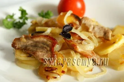 Пържени картофи с месо в тиган